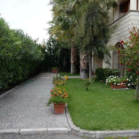 Casa Vacanze Oasi Felicita โนวา ซิริ มาริน่า ภายนอก รูปภาพ