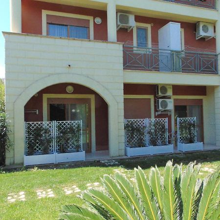 Casa Vacanze Oasi Felicita โนวา ซิริ มาริน่า ภายนอก รูปภาพ