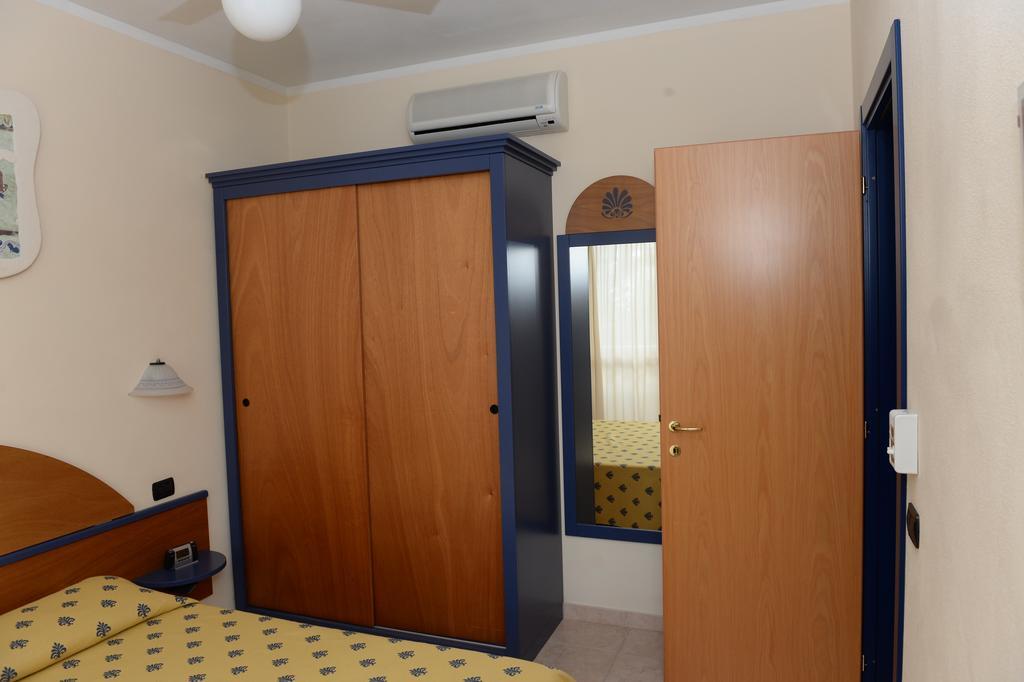 Casa Vacanze Oasi Felicita โนวา ซิริ มาริน่า ภายนอก รูปภาพ