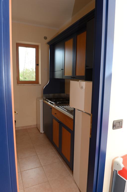 Casa Vacanze Oasi Felicita โนวา ซิริ มาริน่า ภายนอก รูปภาพ