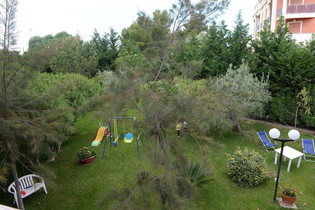 Casa Vacanze Oasi Felicita โนวา ซิริ มาริน่า ภายนอก รูปภาพ