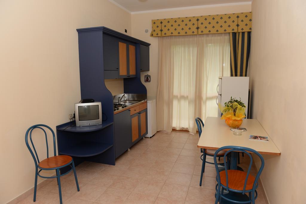Casa Vacanze Oasi Felicita โนวา ซิริ มาริน่า ภายนอก รูปภาพ