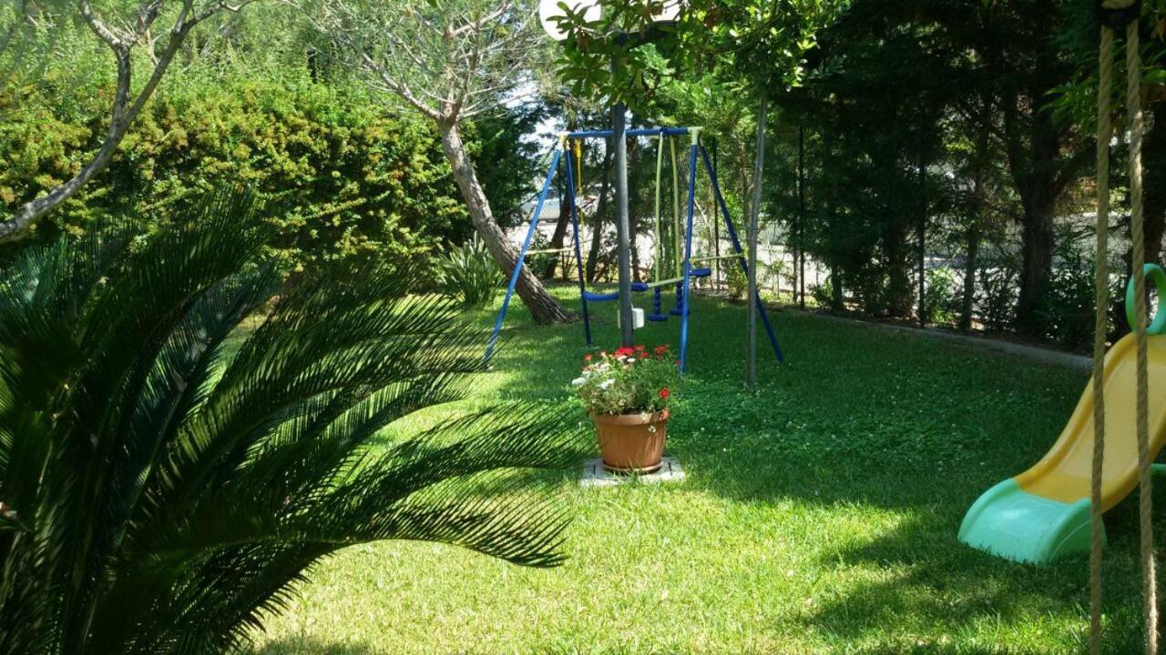 Casa Vacanze Oasi Felicita โนวา ซิริ มาริน่า ภายนอก รูปภาพ