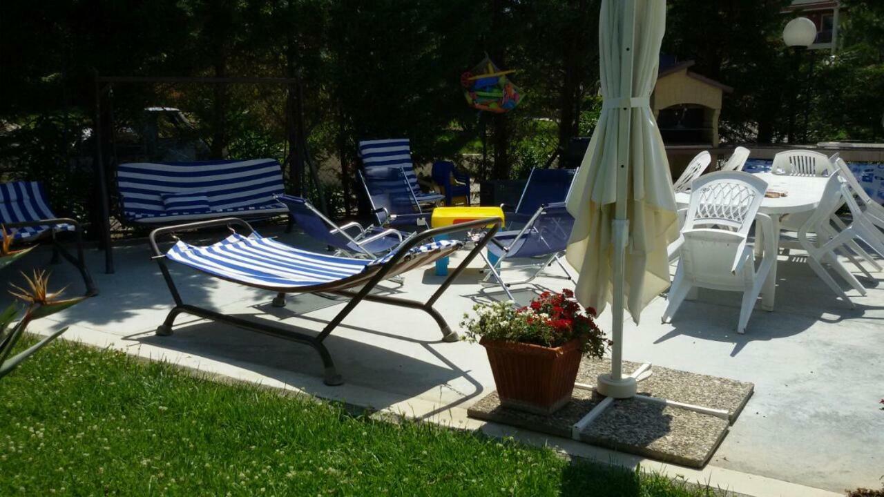 Casa Vacanze Oasi Felicita โนวา ซิริ มาริน่า ภายนอก รูปภาพ