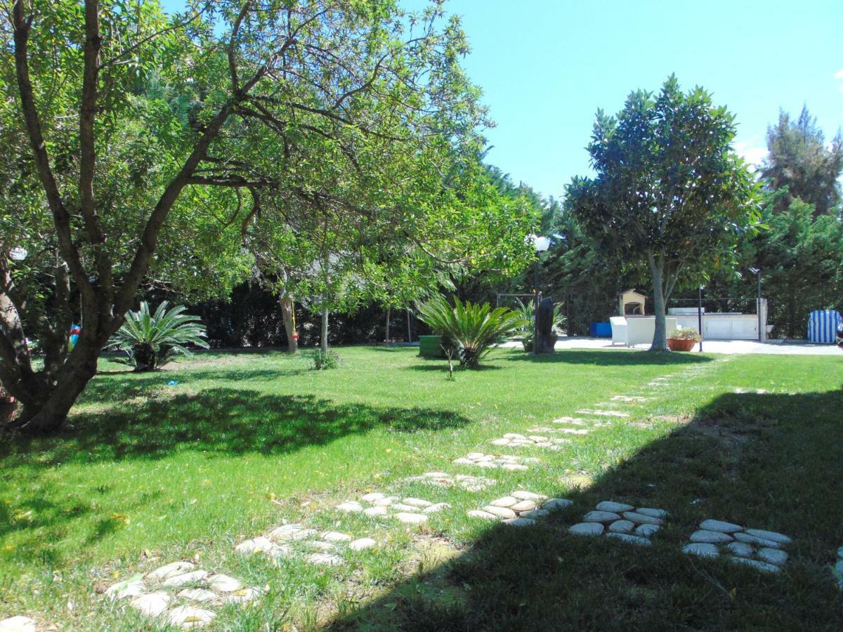 Casa Vacanze Oasi Felicita โนวา ซิริ มาริน่า ภายนอก รูปภาพ