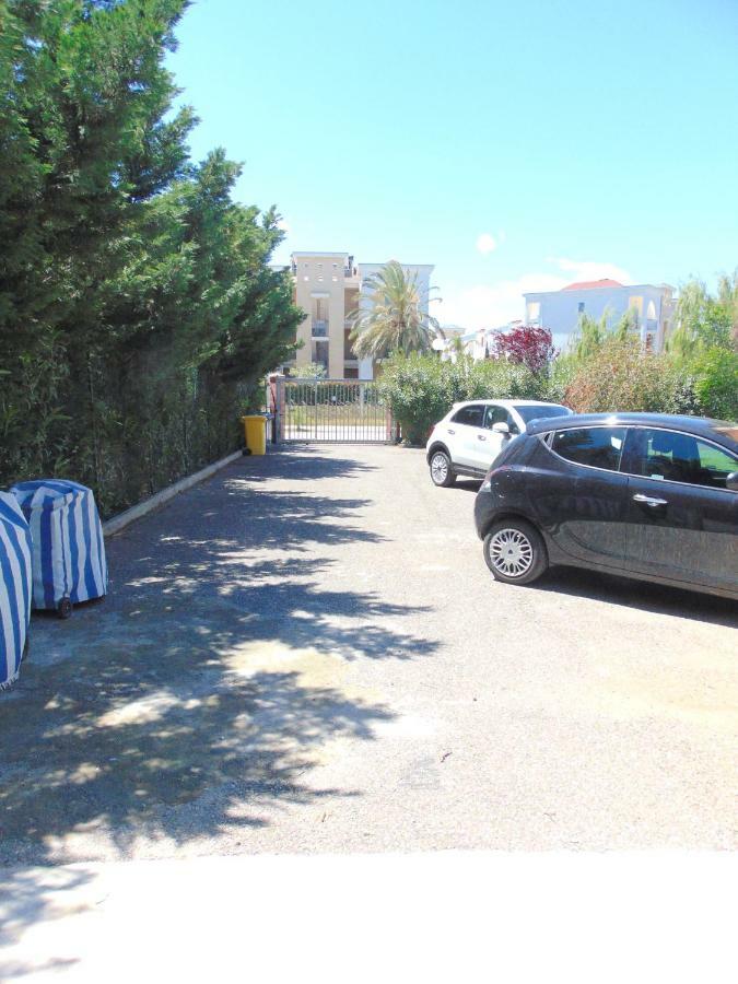 Casa Vacanze Oasi Felicita โนวา ซิริ มาริน่า ภายนอก รูปภาพ