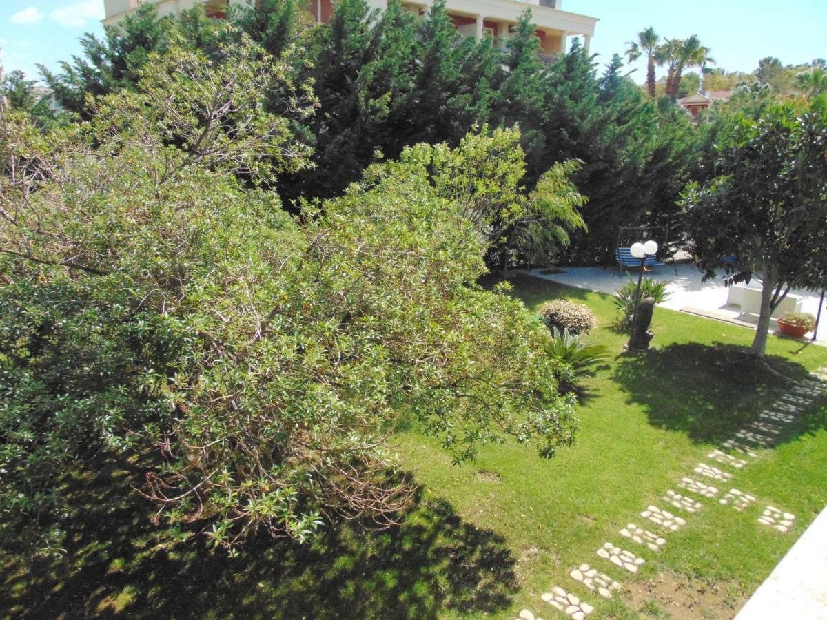 Casa Vacanze Oasi Felicita โนวา ซิริ มาริน่า ภายนอก รูปภาพ