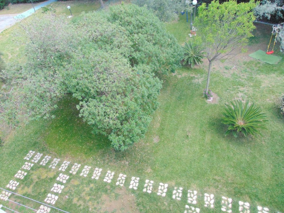 Casa Vacanze Oasi Felicita โนวา ซิริ มาริน่า ภายนอก รูปภาพ