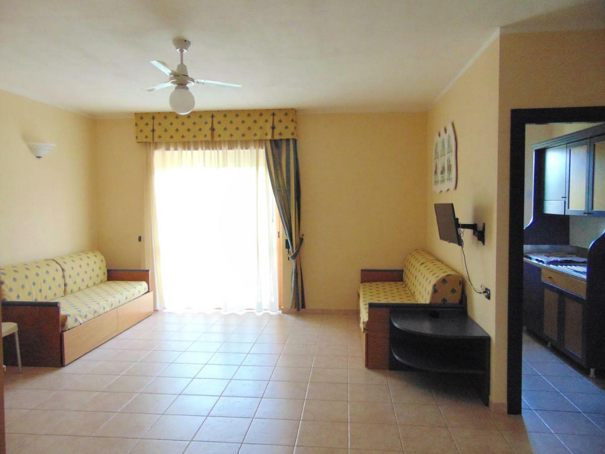 Casa Vacanze Oasi Felicita โนวา ซิริ มาริน่า ภายนอก รูปภาพ