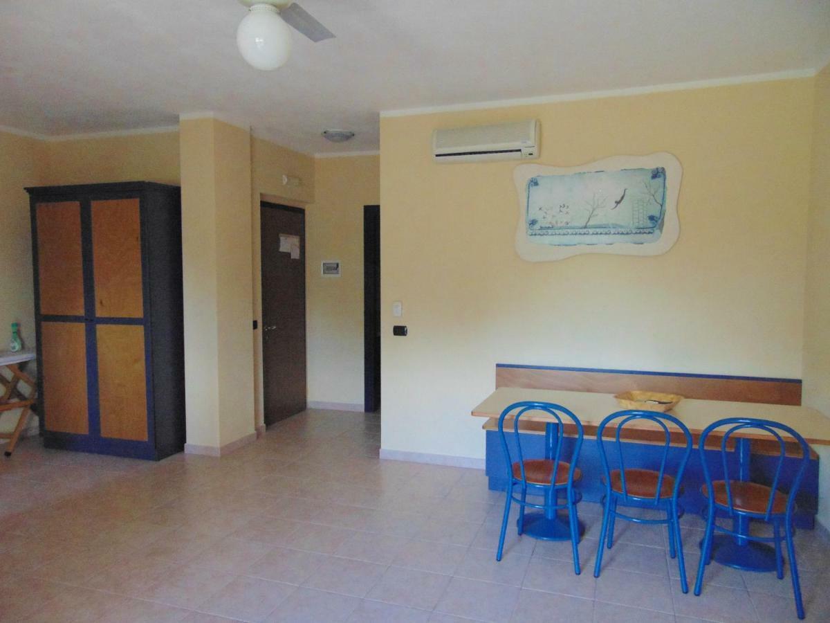 Casa Vacanze Oasi Felicita โนวา ซิริ มาริน่า ภายนอก รูปภาพ