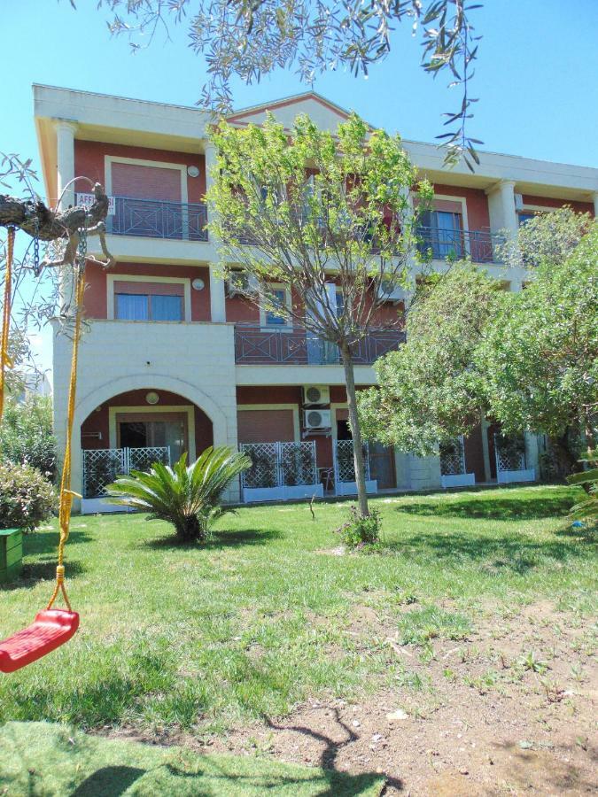 Casa Vacanze Oasi Felicita โนวา ซิริ มาริน่า ภายนอก รูปภาพ